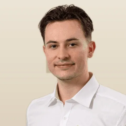 Mitglied des Bali-Immobilien-Teams 4